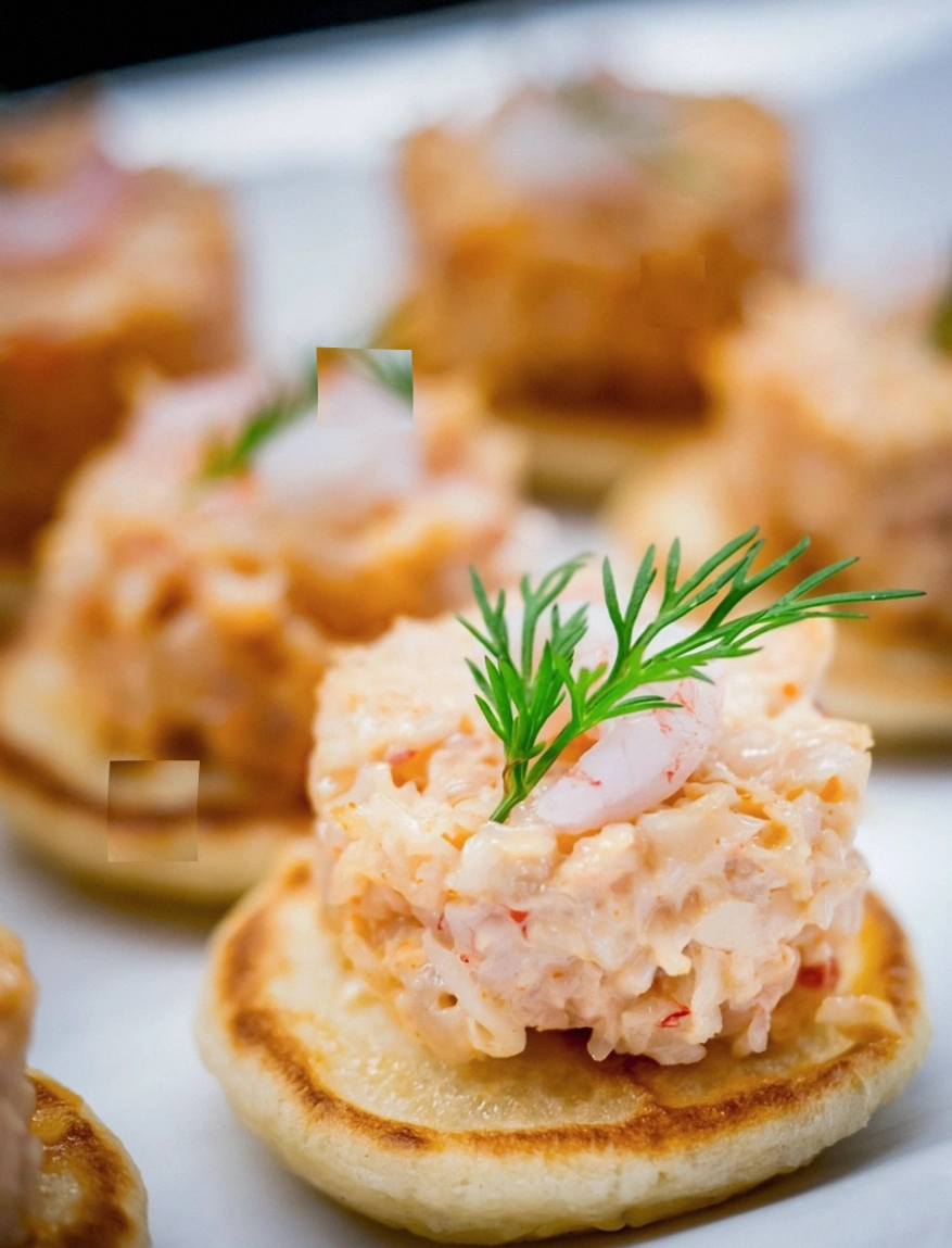 Kok bereidt een gerecht in de keuken van Actiehorizon